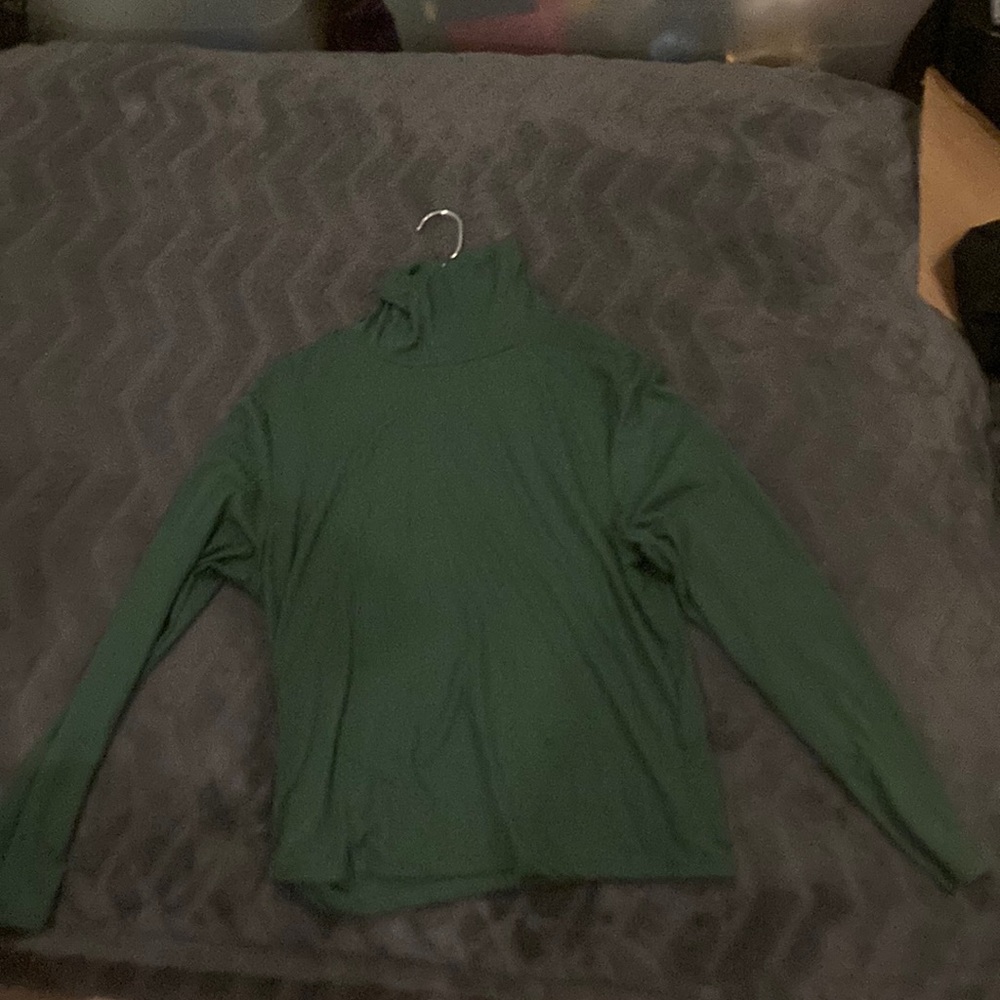 Turtle neck green long sleeve